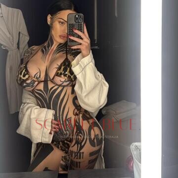 Selfie Pics from Chloe Woods - Private Escort Melbourne