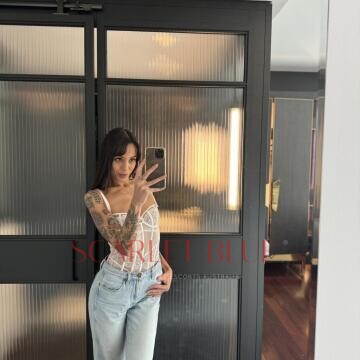 Selfie Pics from Lilli B - Private Escort Gold Coast