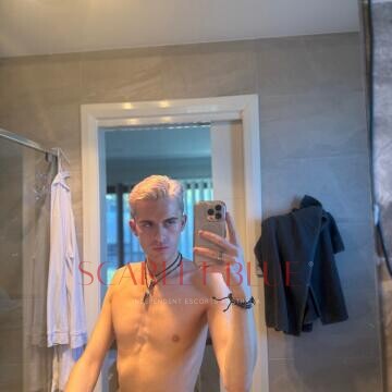 Selfie Pics from Chase Rey - Private Escort Sydney