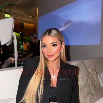 Selfie Pics from Angel Dior - Private Escort Touring