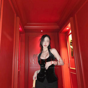 Selfie Pics from Yoona - Private Escort Touring