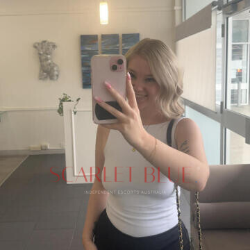 Selfie Pics from Eva Blaire - Private Escort Perth