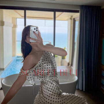 Selfie Pics from Nina O - Private Escort Melbourne