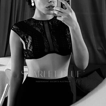 Selfie Pics from Roxanne - Private Escort Sydney