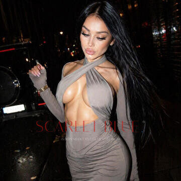 Selfie Pics from Bonnie Ryder - Private Escort Melbourne