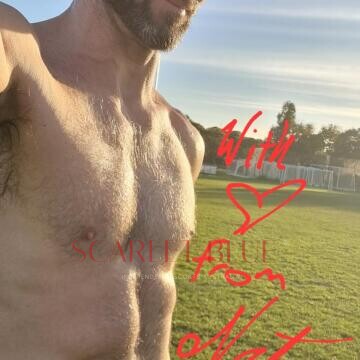 Selfie Pics from Nathaniel Walker - Private Escort Melbourne