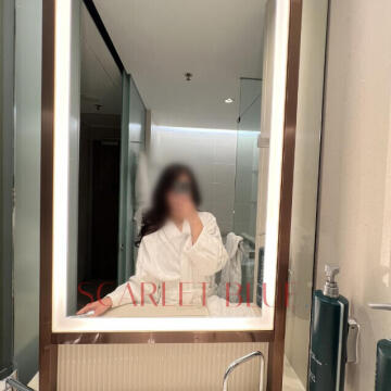 Selfie Pics from Lucia Moreau - Private Escort Sydney