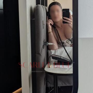 Selfie Pics from Khloé Roy - Private Escort Singapore