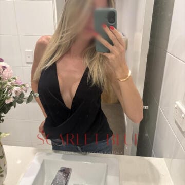 Selfie Pics from Sydney Reede - Private Escort Brisbane