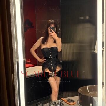 Selfie Pics from Daisy Love - Private Escort Melbourne