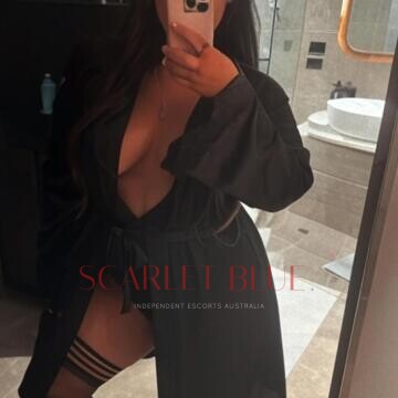 Selfie Pics from Alessia Vale - Private Escort Melbourne