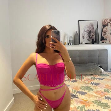 Selfie Pics from Julia Fox - Private Escort Sydney