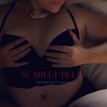 Selfie Pics from Hannah Ryan - Private Escort Canberra