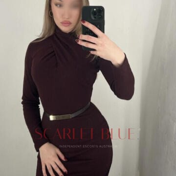 Selfie Pics from Gisele Harlow - Private Escort Touring