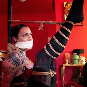 Selfie Pics from Chloe Woods - Private Escort Melbourne