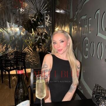 Selfie Pics from Annabelle James - Private Escort Touring