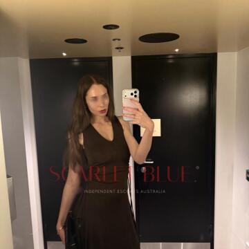 Selfie Pics from Elizabeth West - Private Escort Sydney