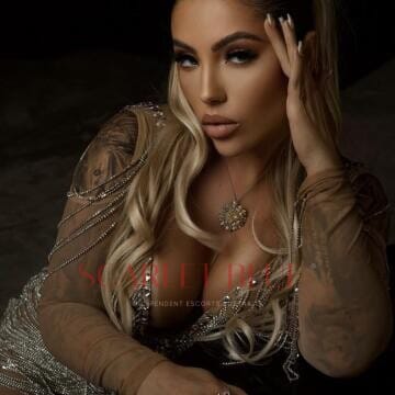 Selfie Pics from Angel Laurentt - Private Escort Queenstown