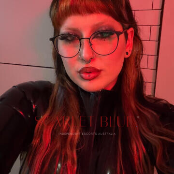 Selfie Pics from Mistress Vera Sinn - Private Escort Melbourne