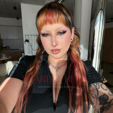 Selfie Pics from Mistress Vera Sinn - Private Escort Melbourne