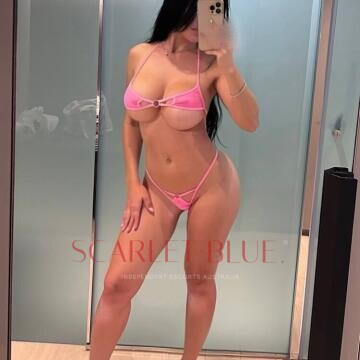 Selfie Pics from Hannah Evelle - Private Escort Singapore