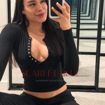Selfie Pics from Diana Fox - Private Escort Melbourne