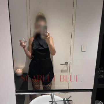 Selfie Pics from Mia Hamilton - Private Escort Perth