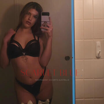 Selfie Pics from Sascha Sultry - Private Escort Melbourne