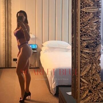 Selfie Pics from Ms Veroniica - Private Escort Brisbane