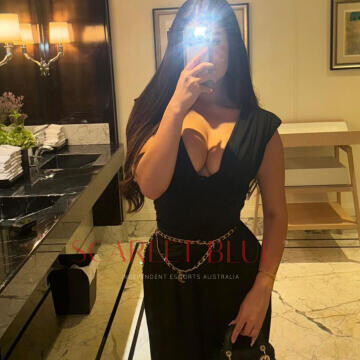 Selfie Pics from Mia M - Private Escort Sydney