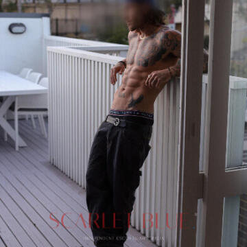 Selfie Pics from Dominic Santos - Private Escort Sydney