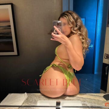 Selfie Pics from Emmy Sloane - Private Escort Sydney