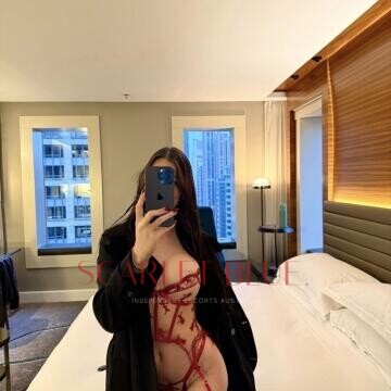 Selfie Pics from Bella Valeria - Private Escort Sydney