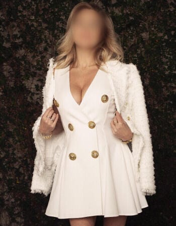 Sydney Dinner Date escort - Madam Eva Milan