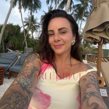 Selfie Pics from Lola Lux - Private Escort Canberra