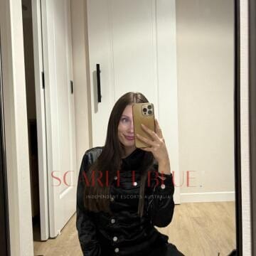 Selfie Pics from Sienna Jackson - Private Escort Perth