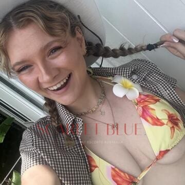 Selfie Pics from Aussie Addison - Private Escort Maitland
