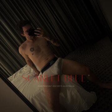 Selfie Pics from Dante Ravencroft - Private Escort Melbourne