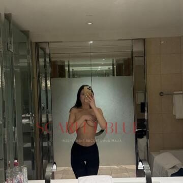 Selfie Pics from Sienna Jackson - Private Escort Perth
