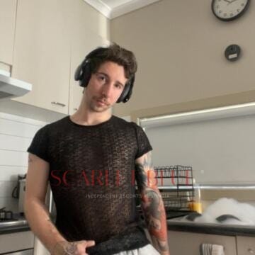 Selfie Pics from Dante Ravencroft - Private Escort Melbourne