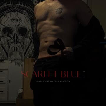 Selfie Pics from Dante Ravencroft - Private Escort Melbourne