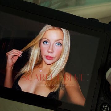 Selfie Pics from Chloe Piper - Private Escort Sydney