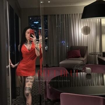 Selfie Pics from Chloe Woods - Private Escort Melbourne
