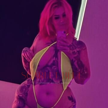 Selfie Pics from Amber Jayne - Private Escort Perth