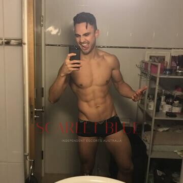 Selfie Pics from Chad Steel - Private Escort Melbourne