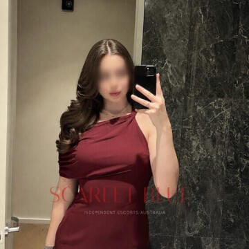 Selfie Pics from Penelope Divine - Private Escort Canberra