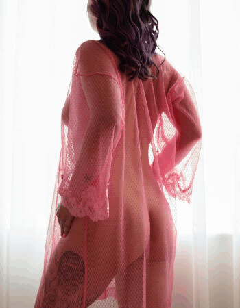 Private escort - Eve English Kensington touring to Townsville