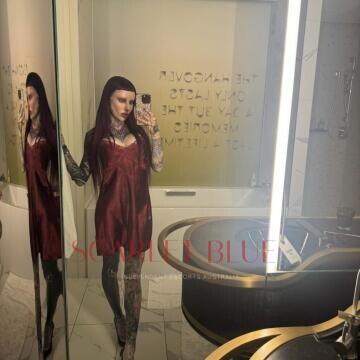 Selfie Pics from Kellie Panther - Private Escort Melbourne