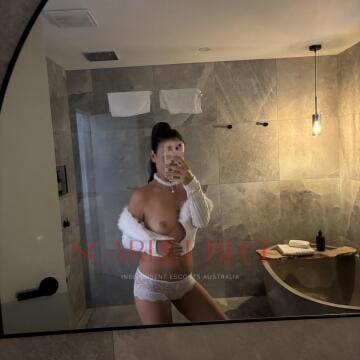 Selfie Pics from Anya Petrovna - Private Escort Melbourne