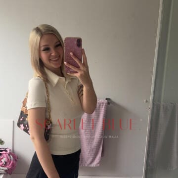 Selfie Pics from Eva Grace - Private Escort Perth